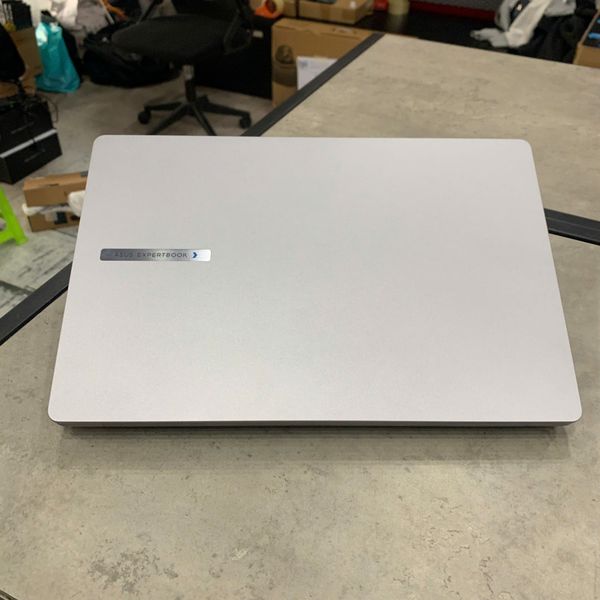 LAPTOP ASUS EXPERTBOOK P1403CVA-i5SE16-63WS CORE i5-13500H | 16GB RAM | 512GB SSD | Intel Iris Xe Graphics | 14' FHD | Win 11 - 2ND FULLBOX 99% BHH 04/2027