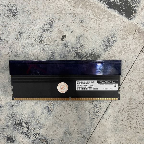 RAM DDR4 8GB TEAMGROUP T-FORCE RGB 3600 BH 1 THÁNG