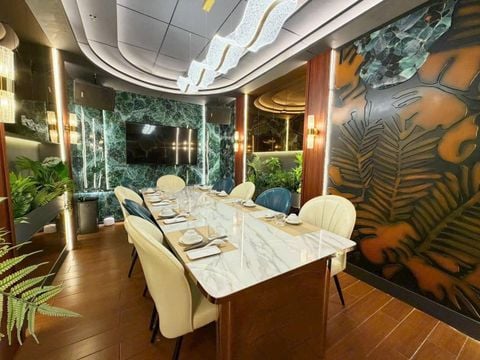 Nhà hàng Vương Quốc - 69 Phạm Viết Chánh