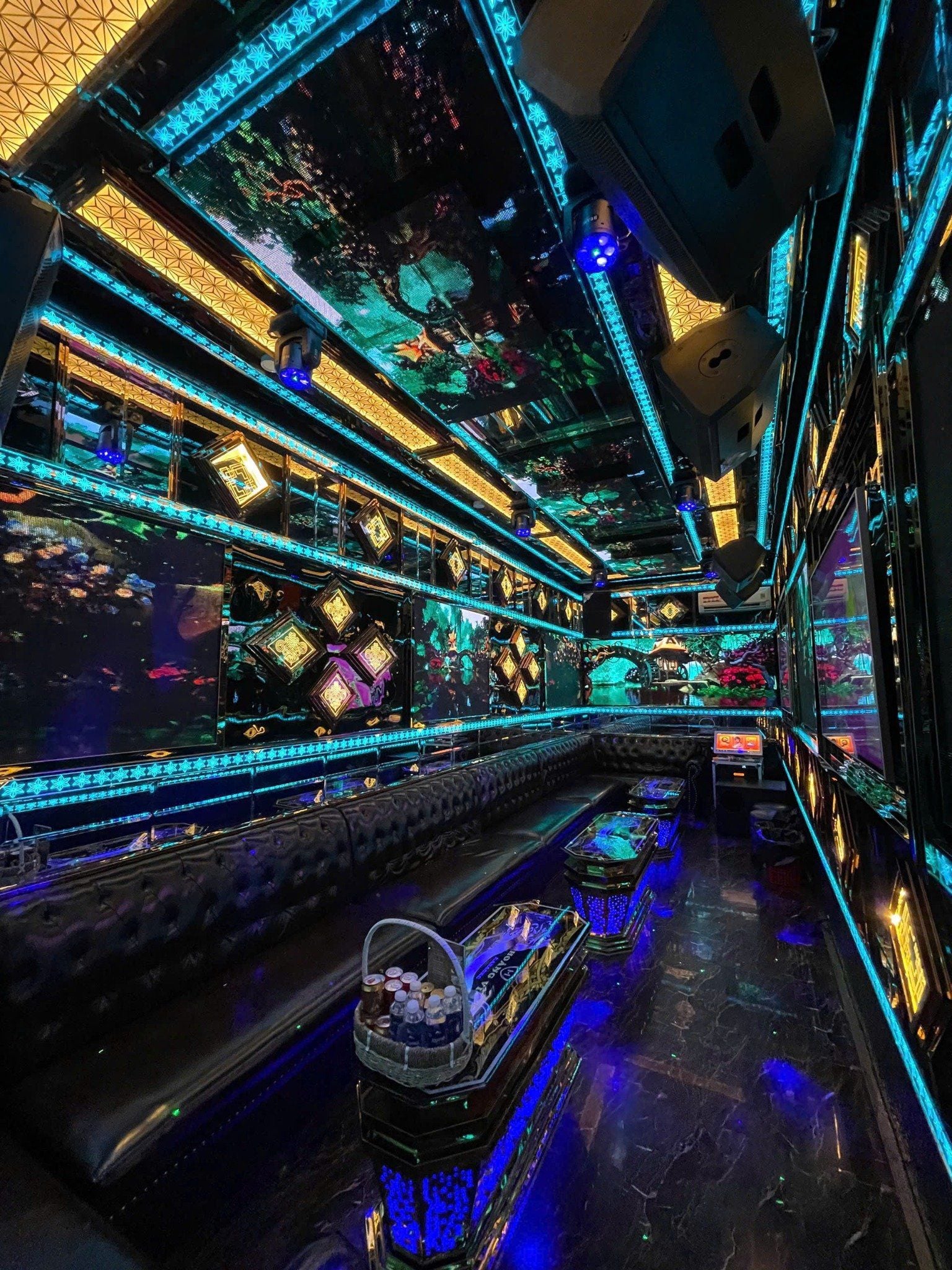 Karaoke Hoàng Vi - 69 Lê Lợi