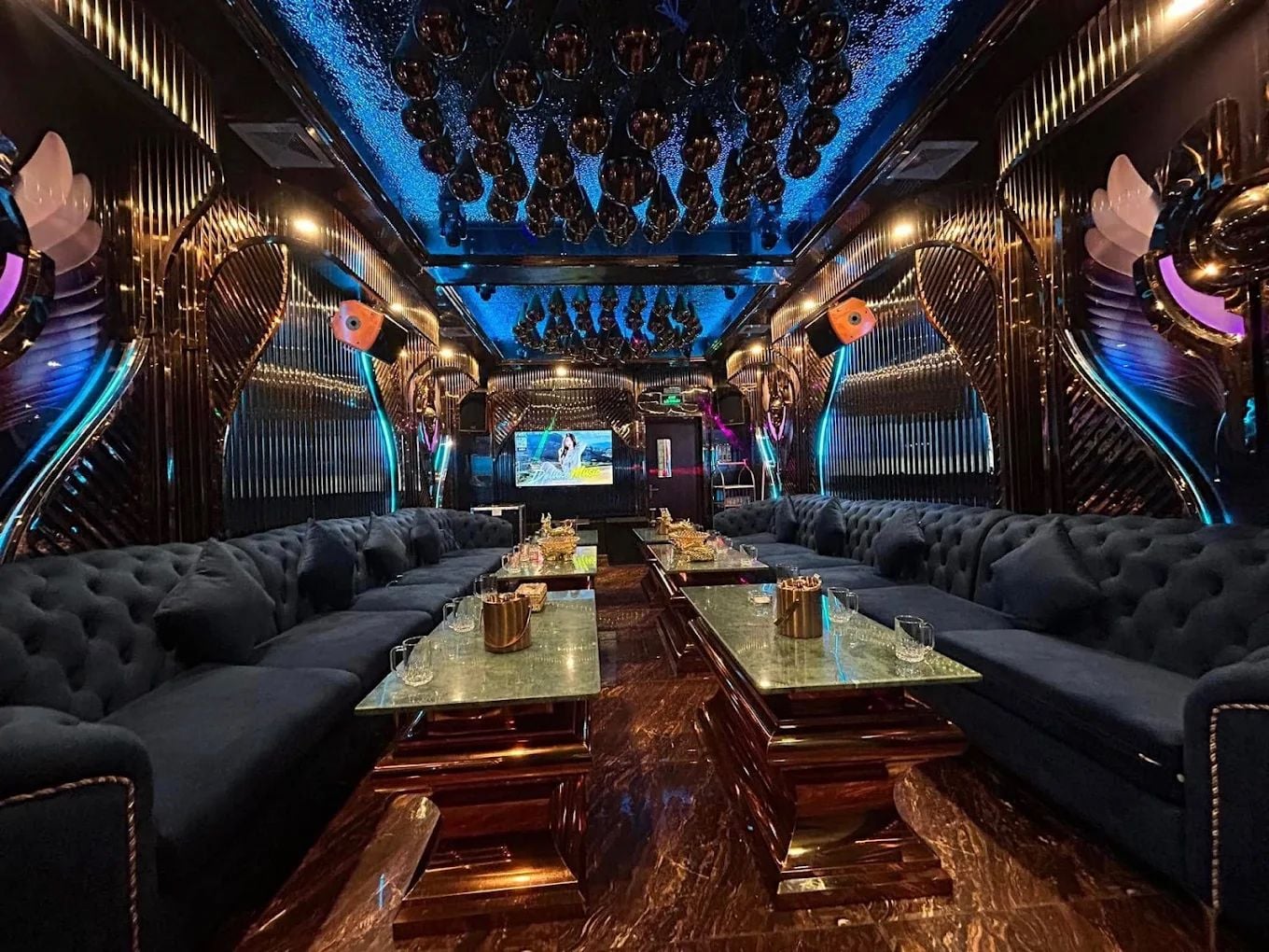 Karaoke S18 KTV - 2 Đinh Thị Hoà