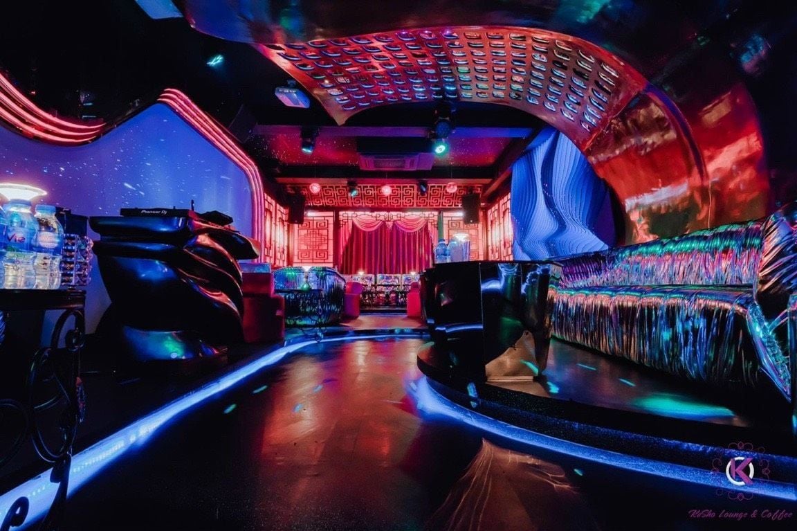 Royal Lounge - 1 Nam Đồng