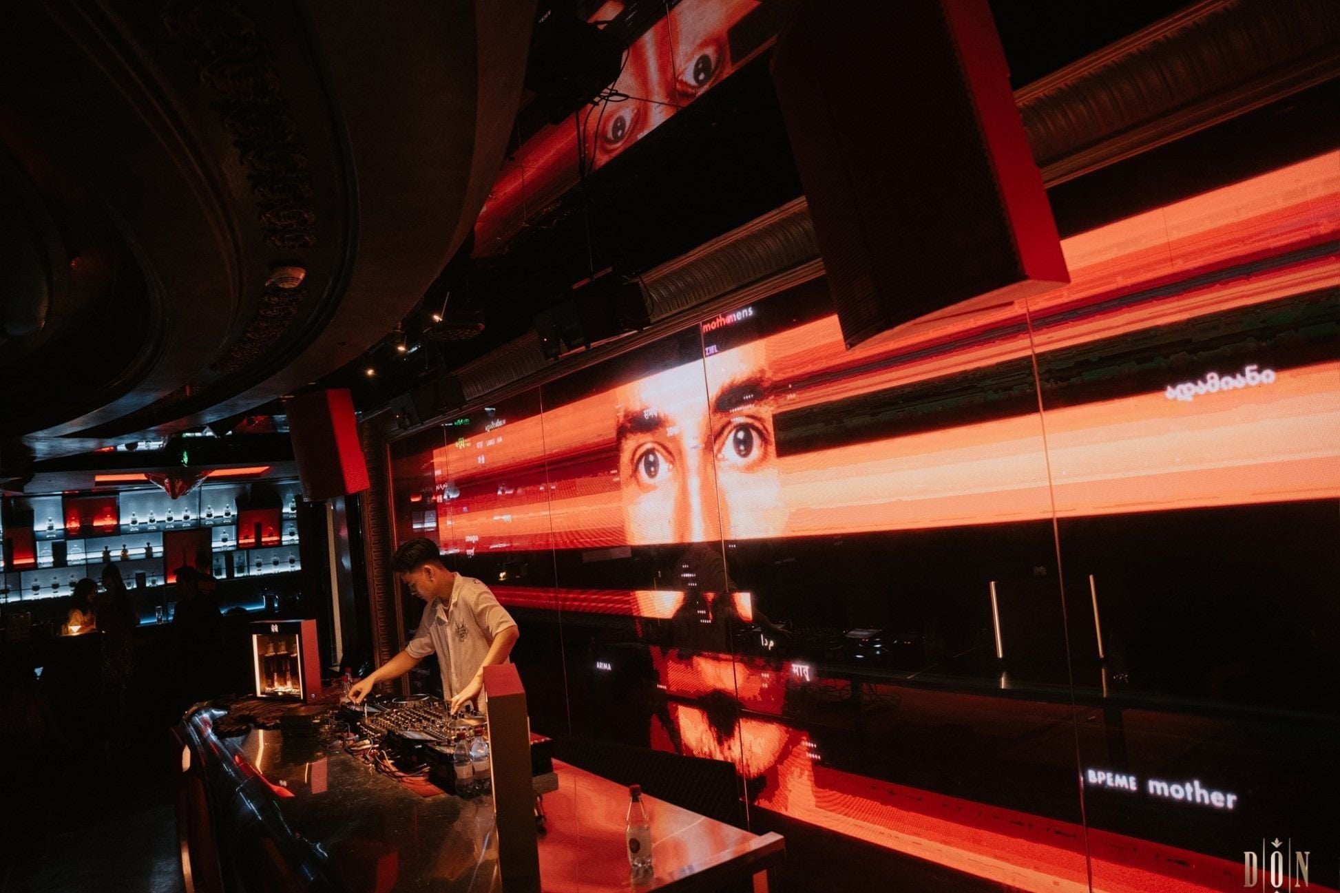 Scarlet Lounge - Hàng Da Mall