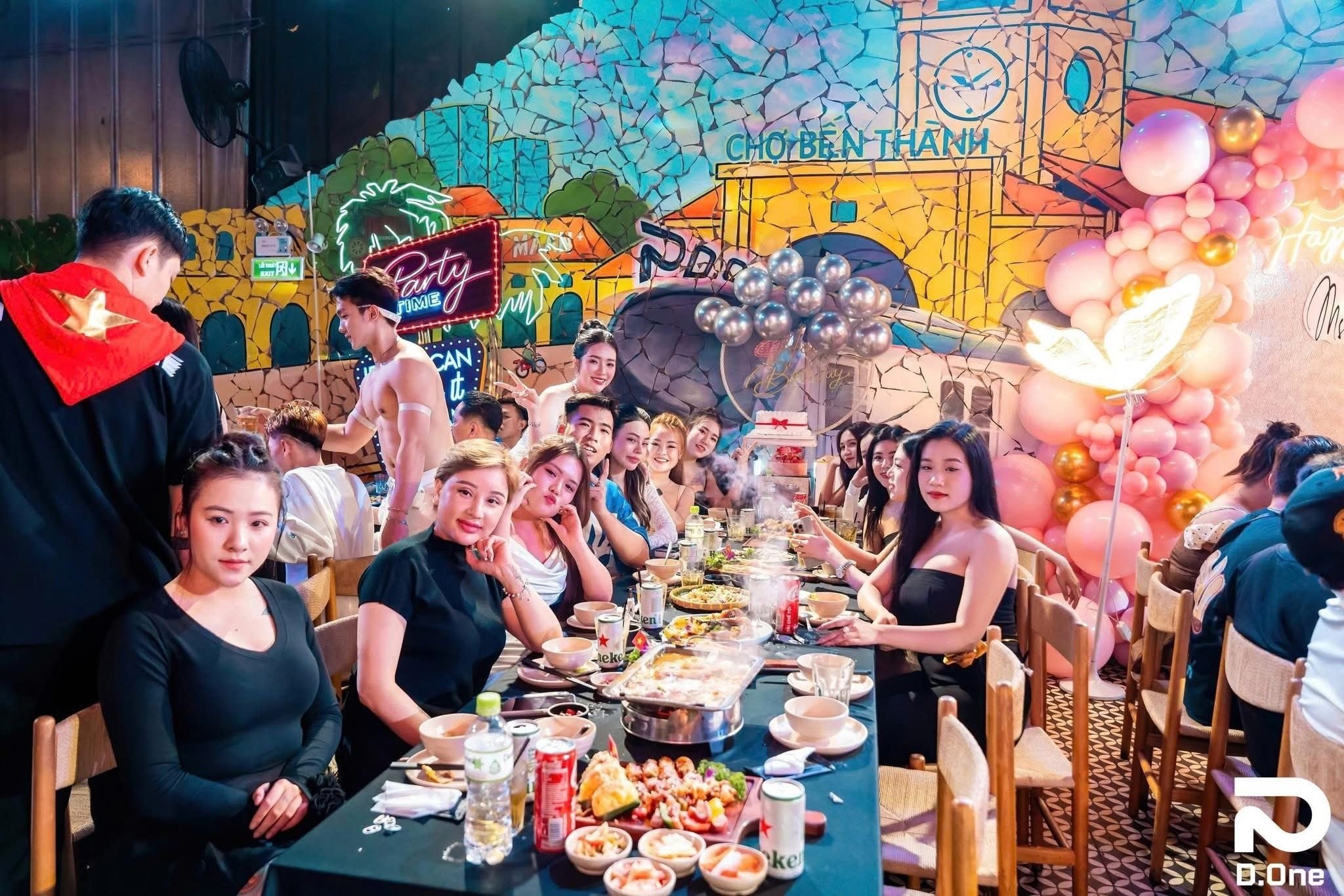 D.One Complex - 318 Võ Văn Kiệt