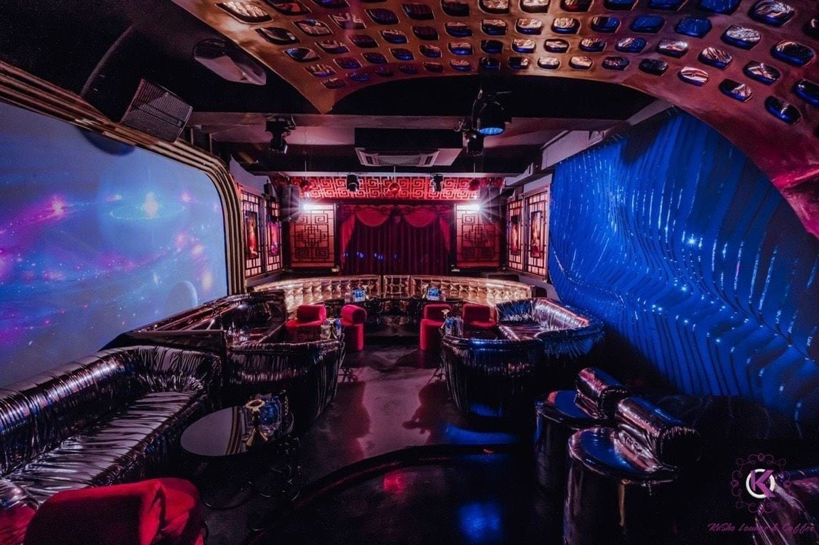 Royal Lounge - 1 Nam Đồng