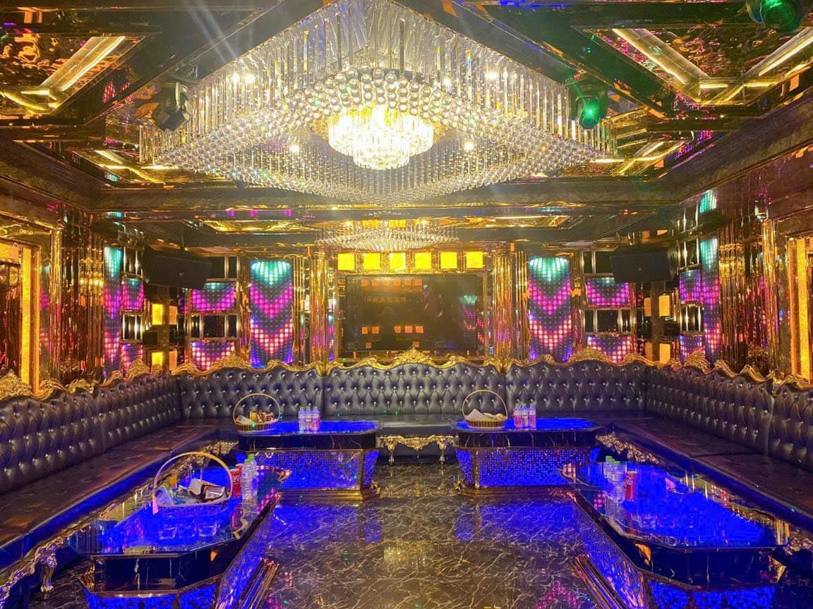 Karaoke QUEEN - 194 Trần Hưng Đạo