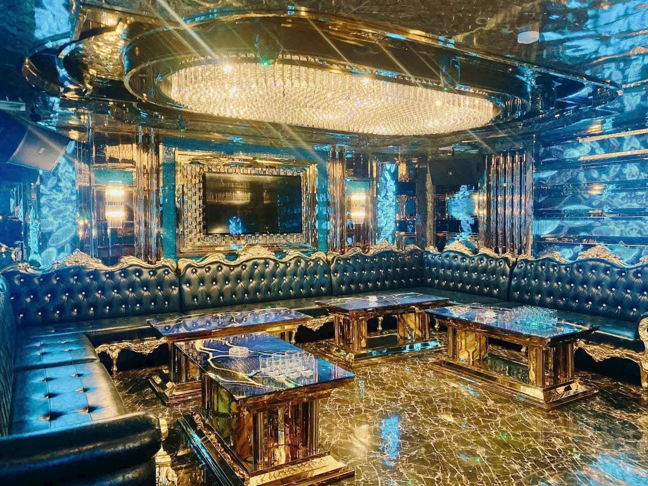 Karaoke QUEEN - 194 Trần Hưng Đạo