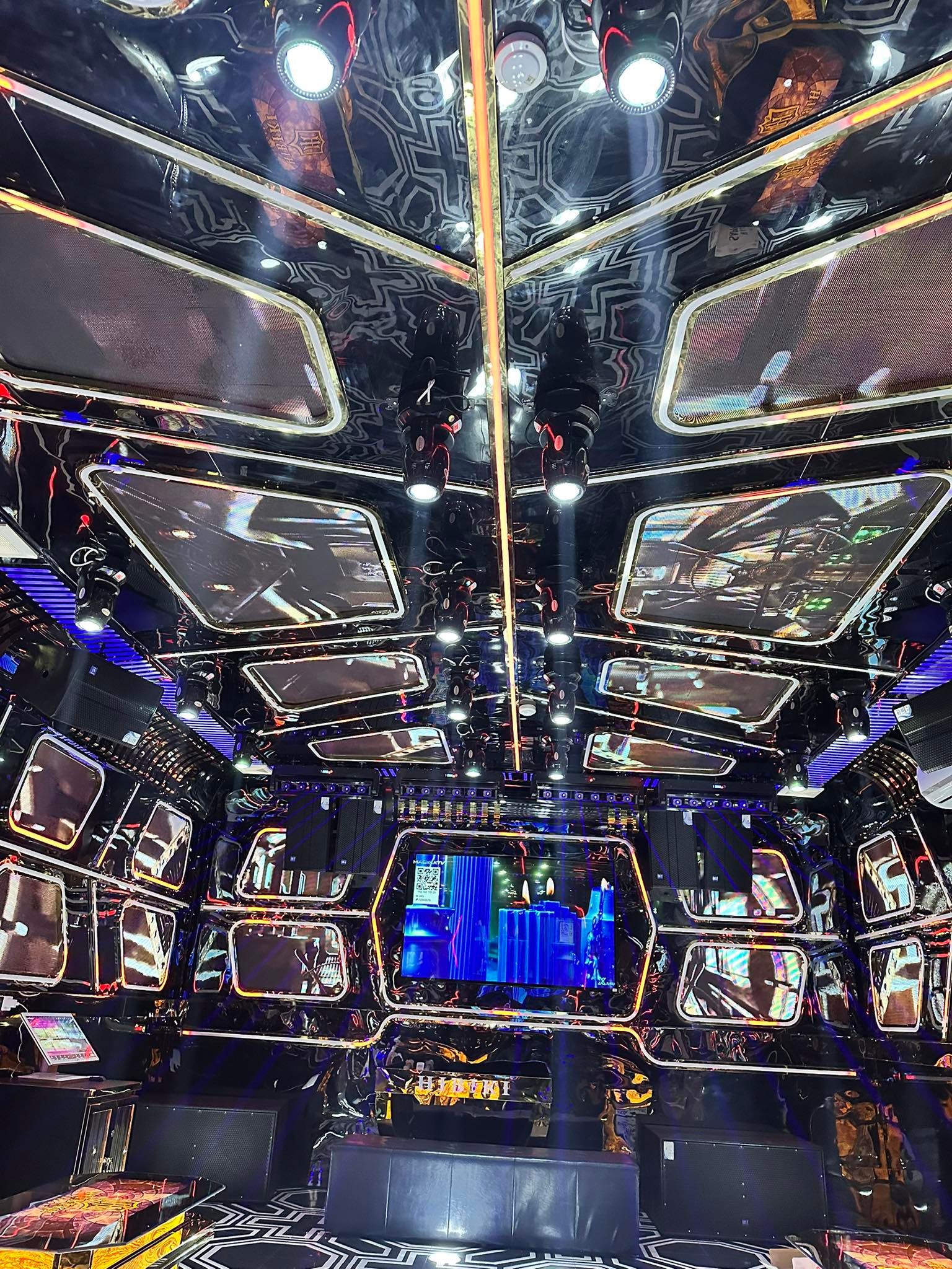 Karaoke Hibiki - Trần Quang Diệu