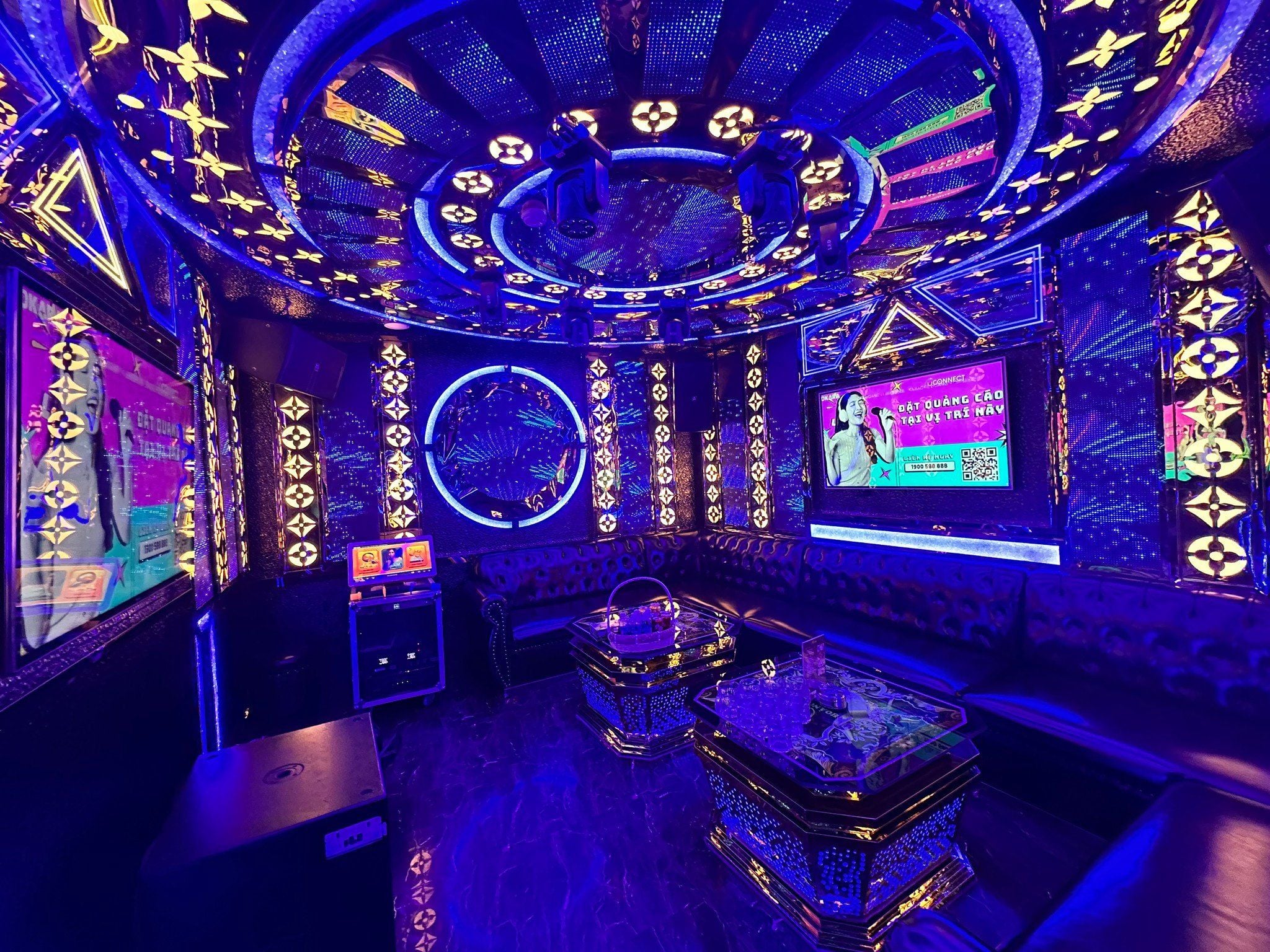 Karaoke Hoàng Vi - 69 Lê Lợi