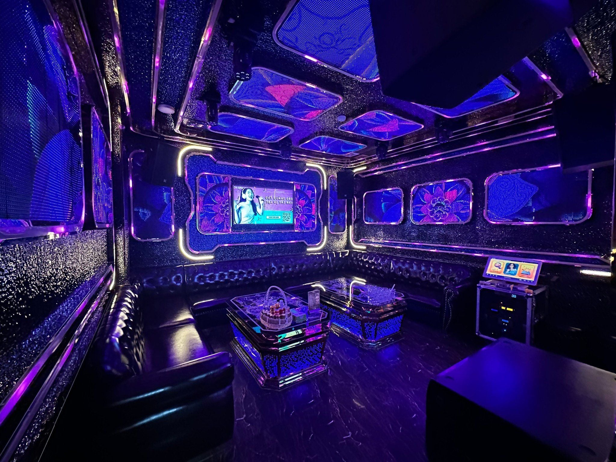 Karaoke Dubai - 35 Trần Hưng Đạo