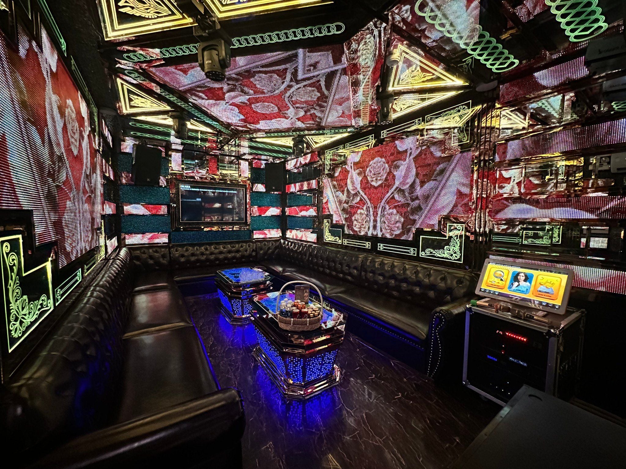 Karaoke Dubai - 35 Trần Hưng Đạo