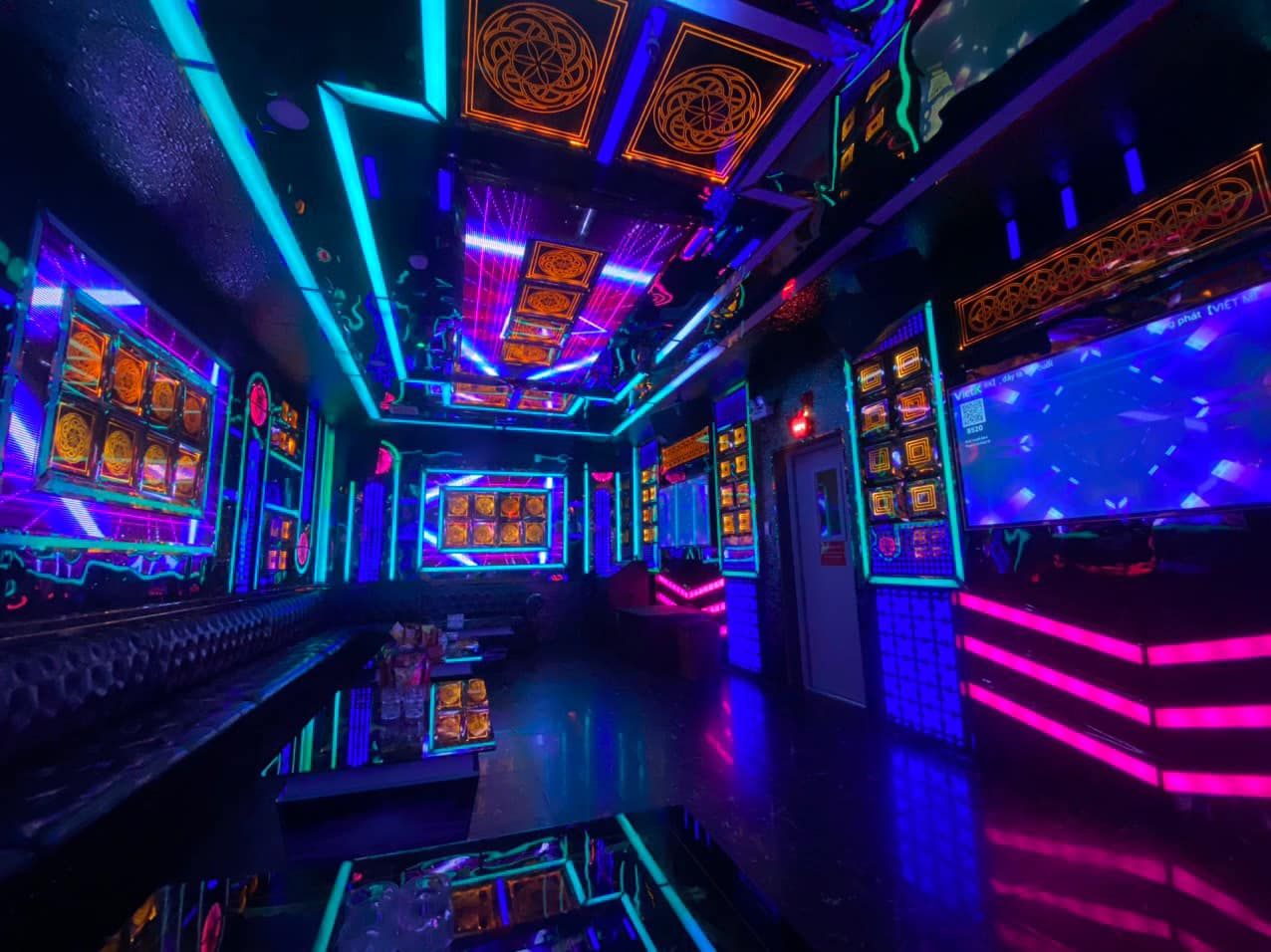 Karaoke Táo Đỏ - 119 Lê Đức Thọ