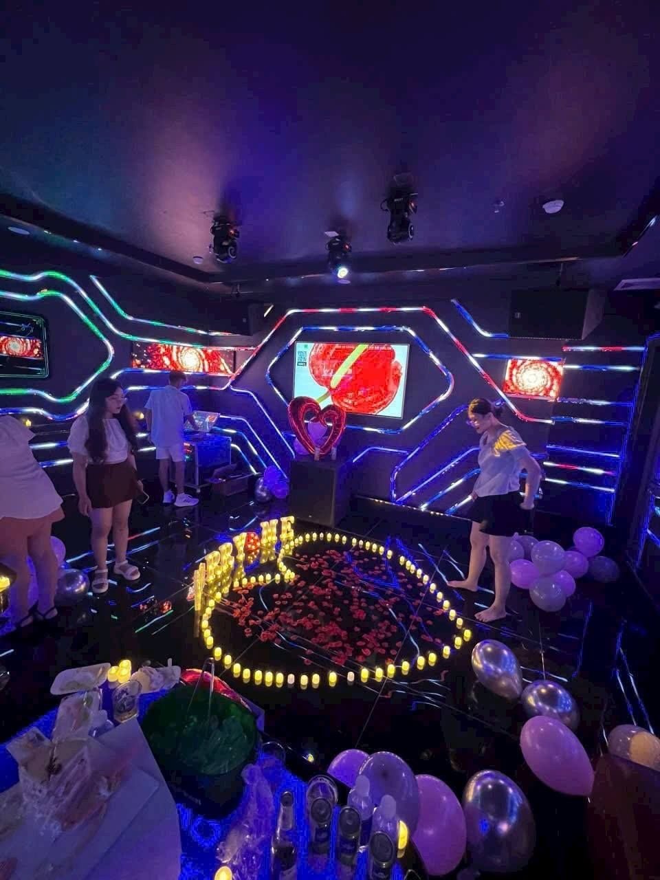 Karaoke 5 Sao - 265 Giảng Võ