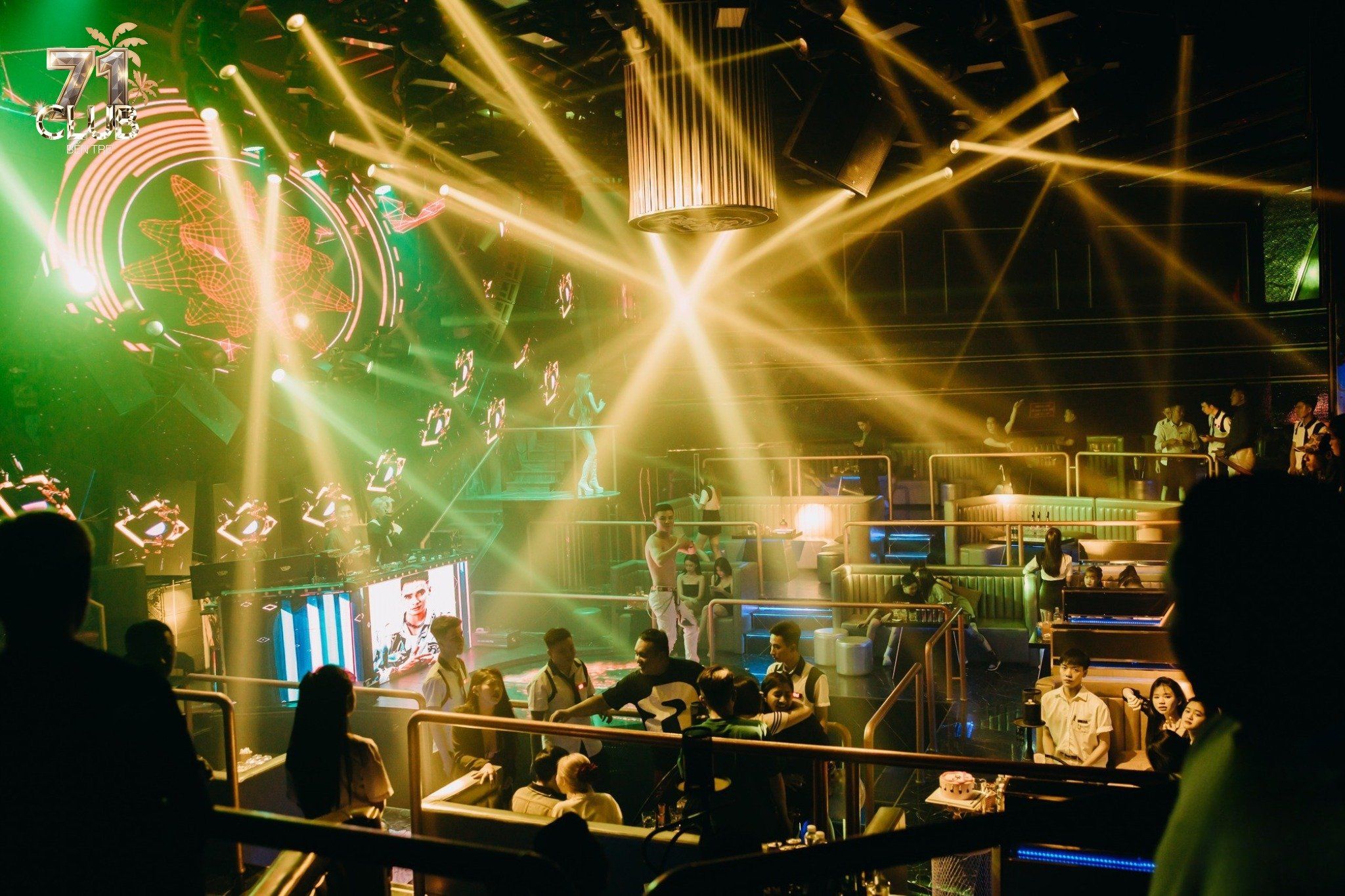Club 71 - 124A1 Võ Nguyên Giáp