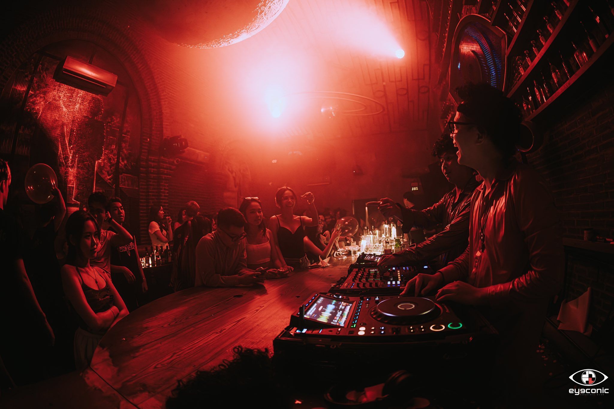 Circle Mixology & Bar - Đinh Liệt