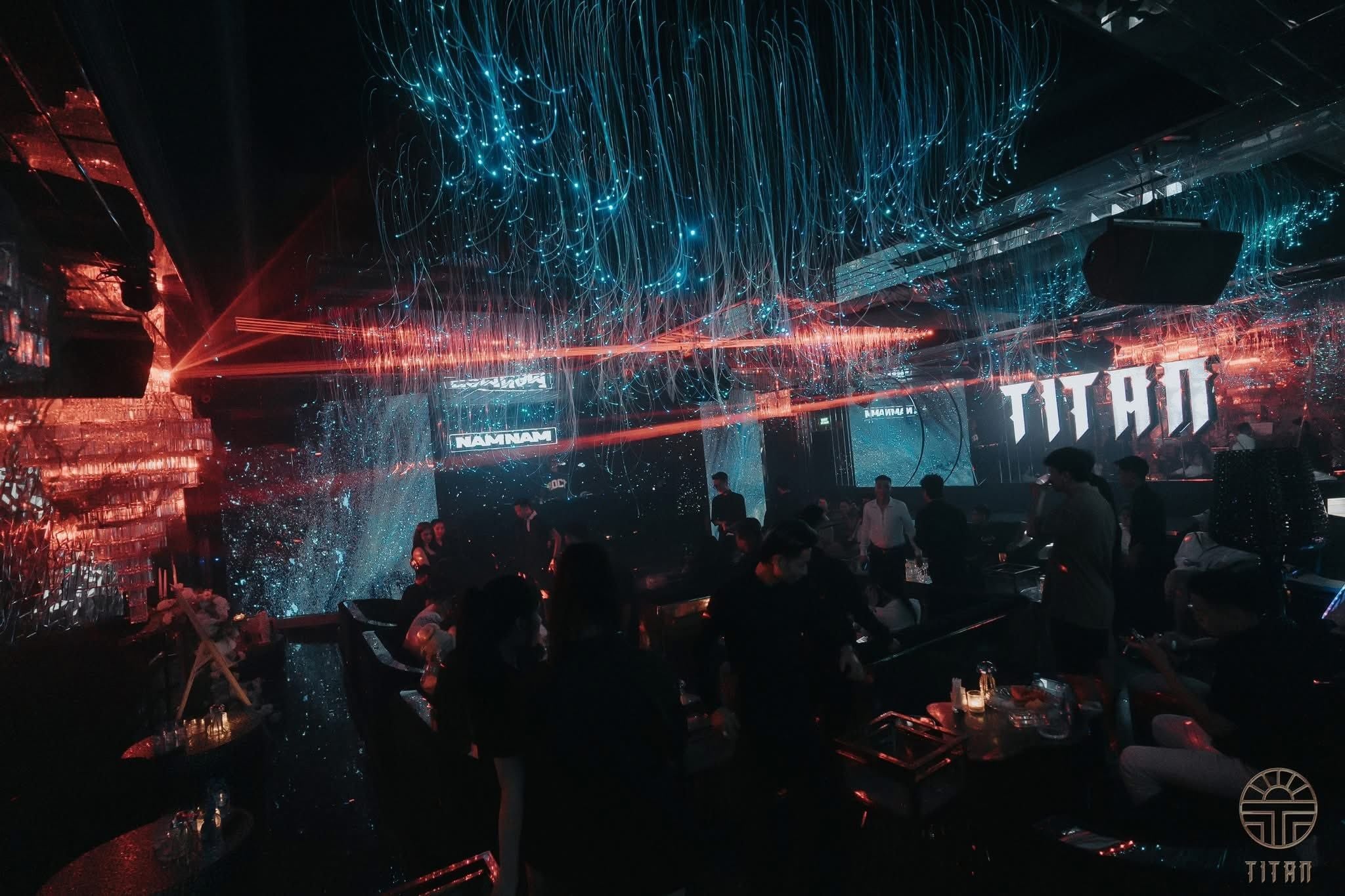 Titan Lounge - 33 Bà Triệu