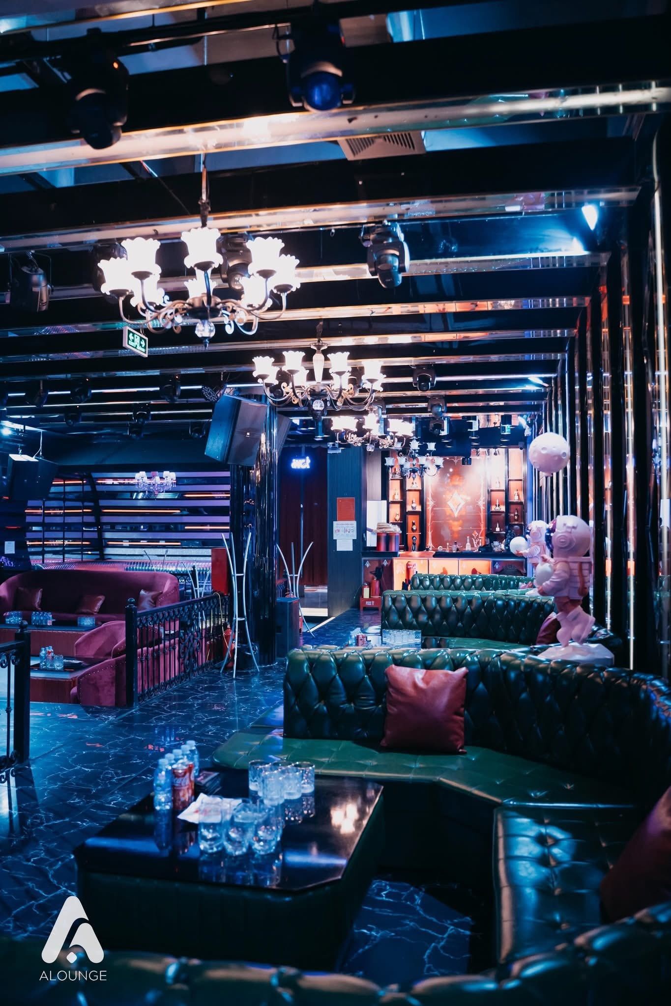 A Lounge - 722 Hoàng Hoa Thám