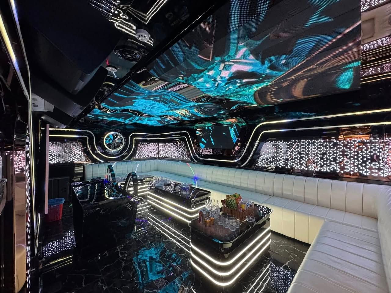 Karaoke G-Luxe - 90 - 92 Nguyễn Tri Phương