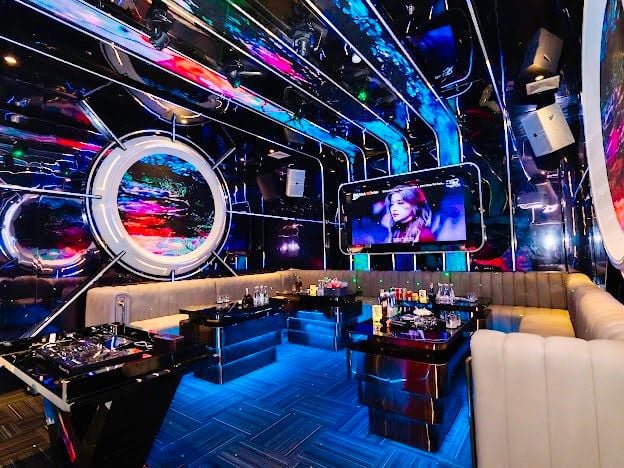 Karaoke G-Luxe - 90 - 92 Nguyễn Tri Phương