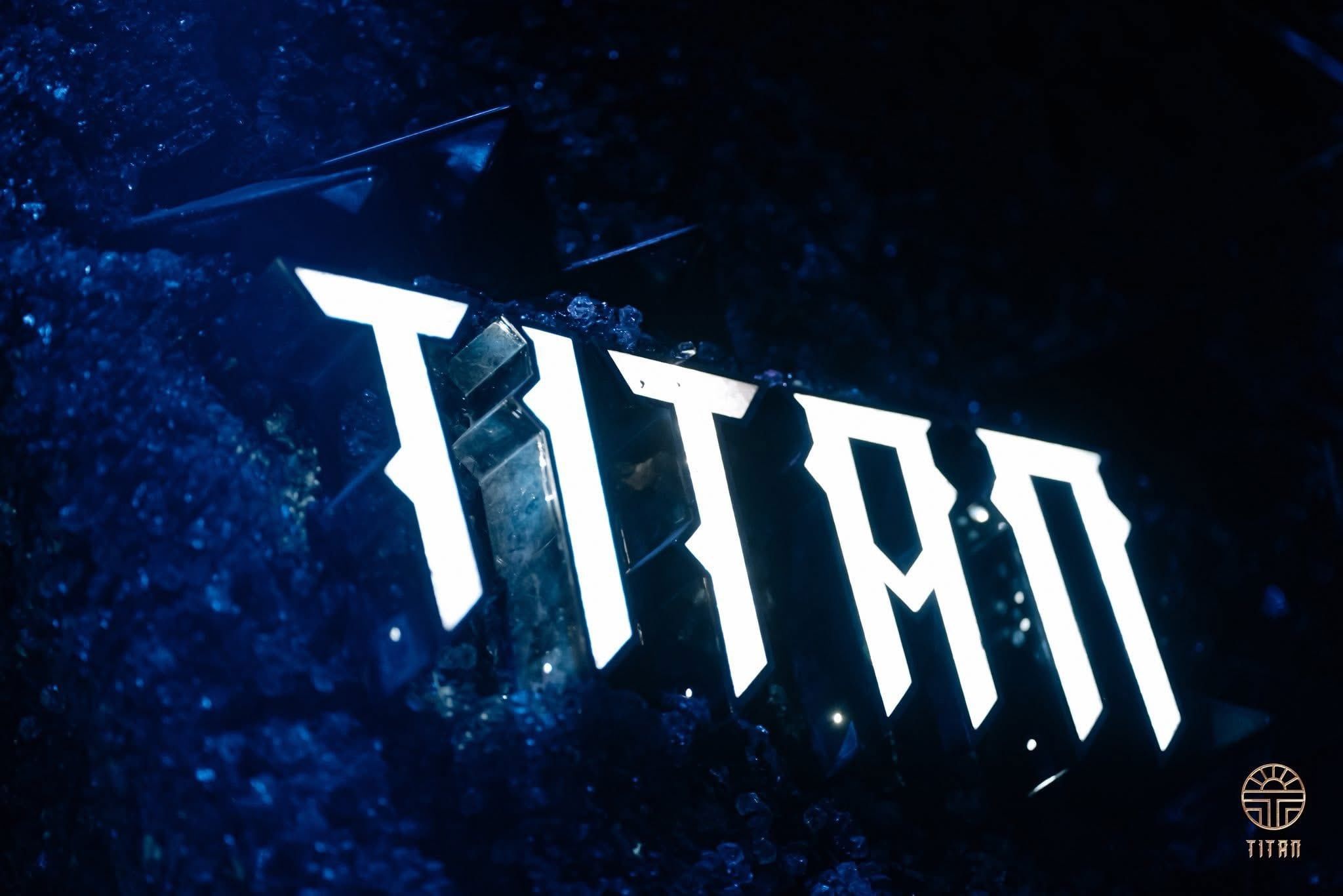 Titan Lounge - 33 Bà Triệu