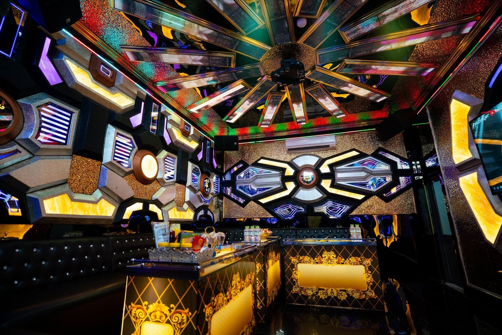 Karaoke Thế Kỷ Mới - 51/1 Đường Năm Mới