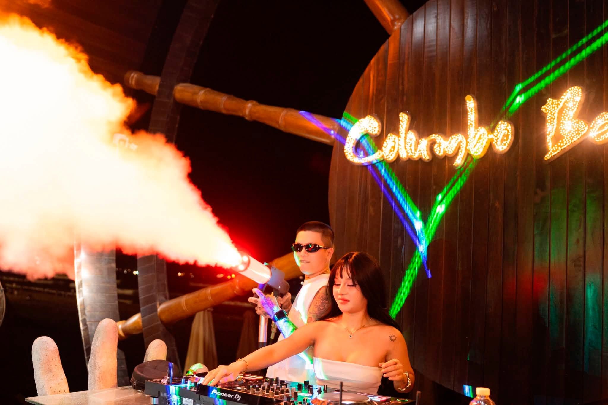 Karaoke Columbo Beach - 51 Võ Nguyên Giáp