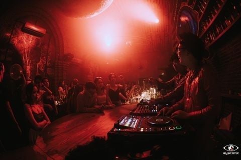 Circle Social Club - Cặp Bè