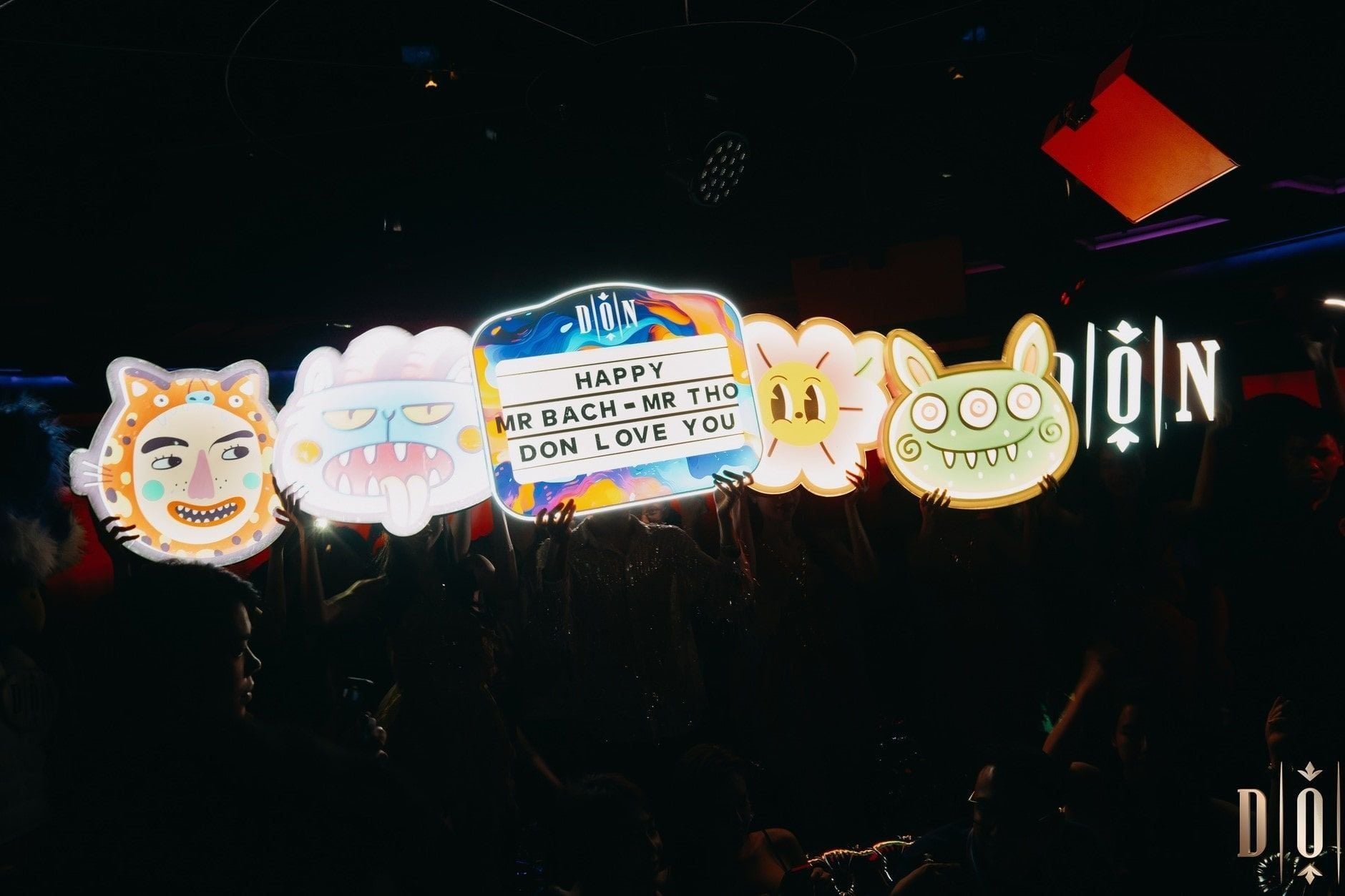 Scarlet Lounge - Hàng Da Mall