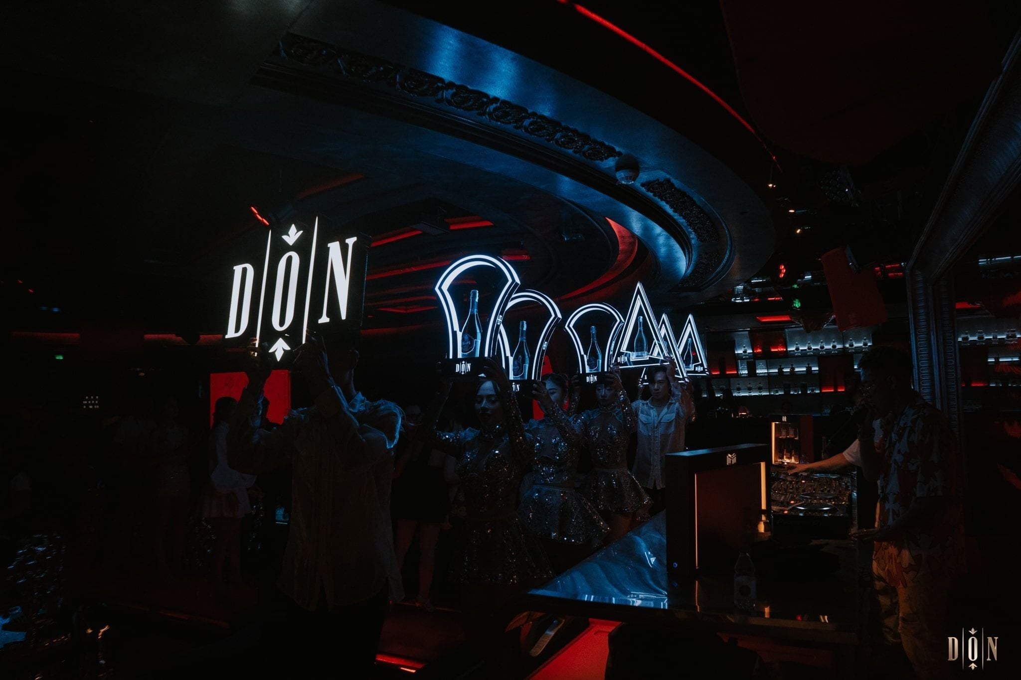 Scarlet Lounge - Hàng Da Mall