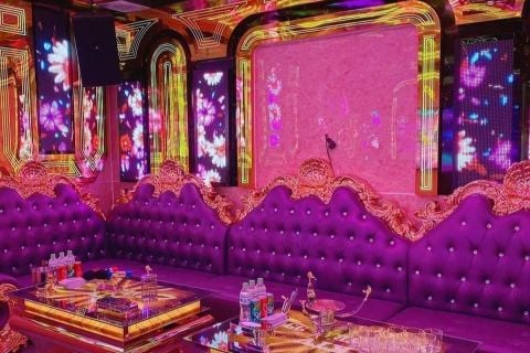 Karaoke Nhạc Hoa Lâu - 4 Trần Hưng Đạo