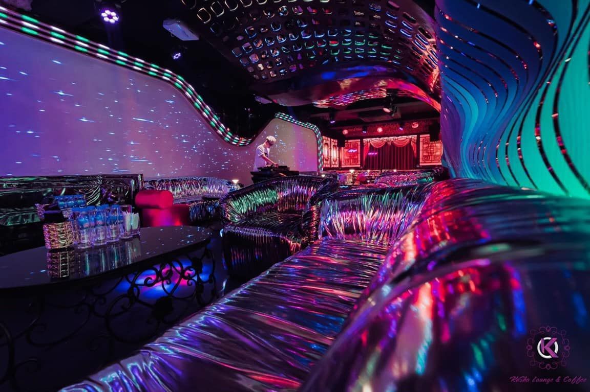 Royal Lounge - 1 Nam Đồng