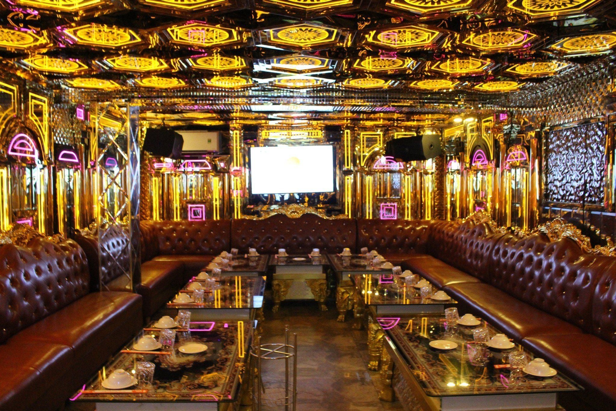 Karaoke 132 - 132 Hào Nam