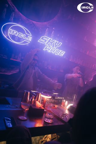 Circle Social Club - Cặp Bè