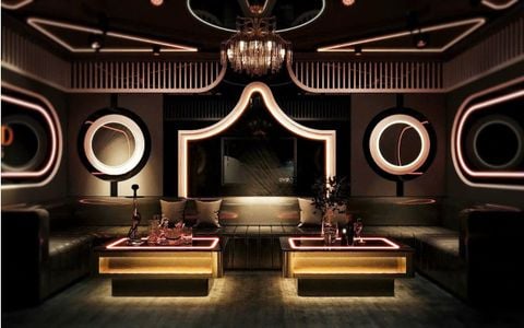 Karaoke RED - 155 Nguyễn Văn Cừ