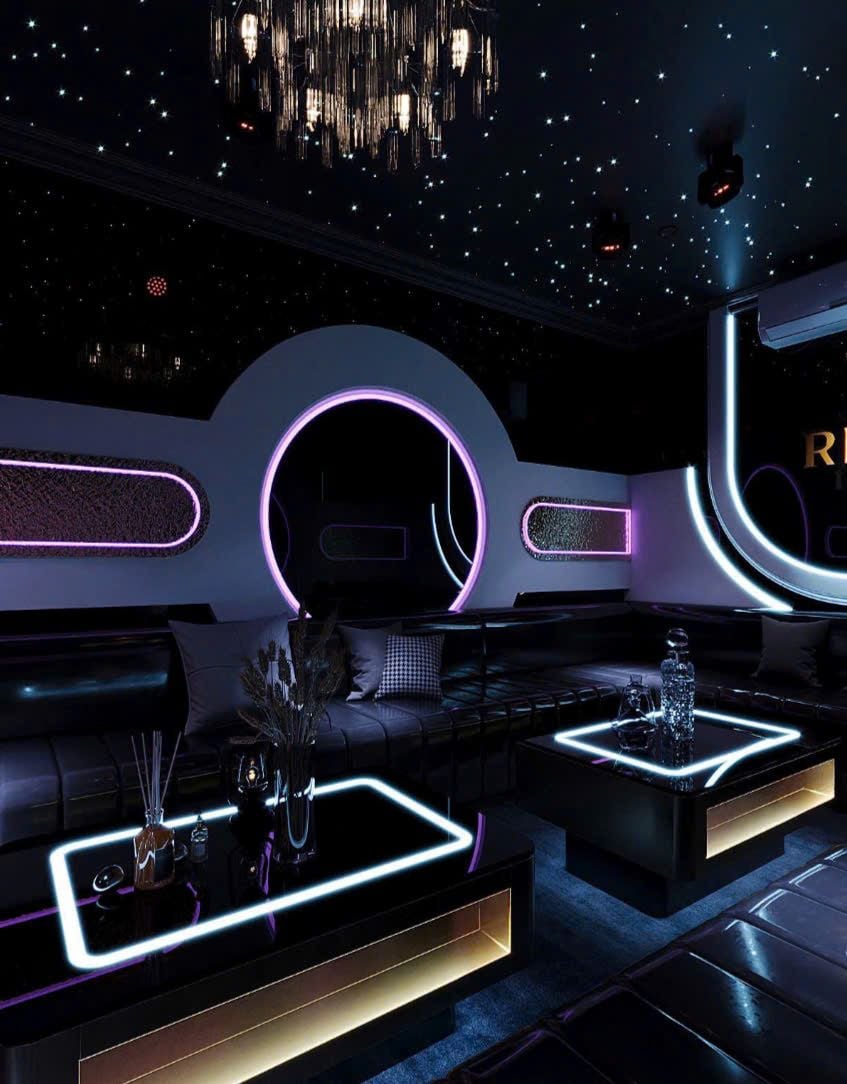 Karaoke RED - 155 Nguyễn Văn Cừ