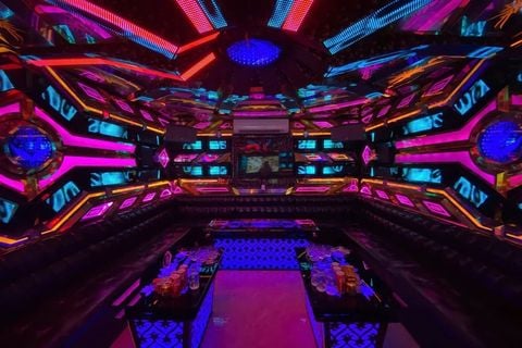 Karaoke BOSS G - 97 Sương Nguyệt Ánh