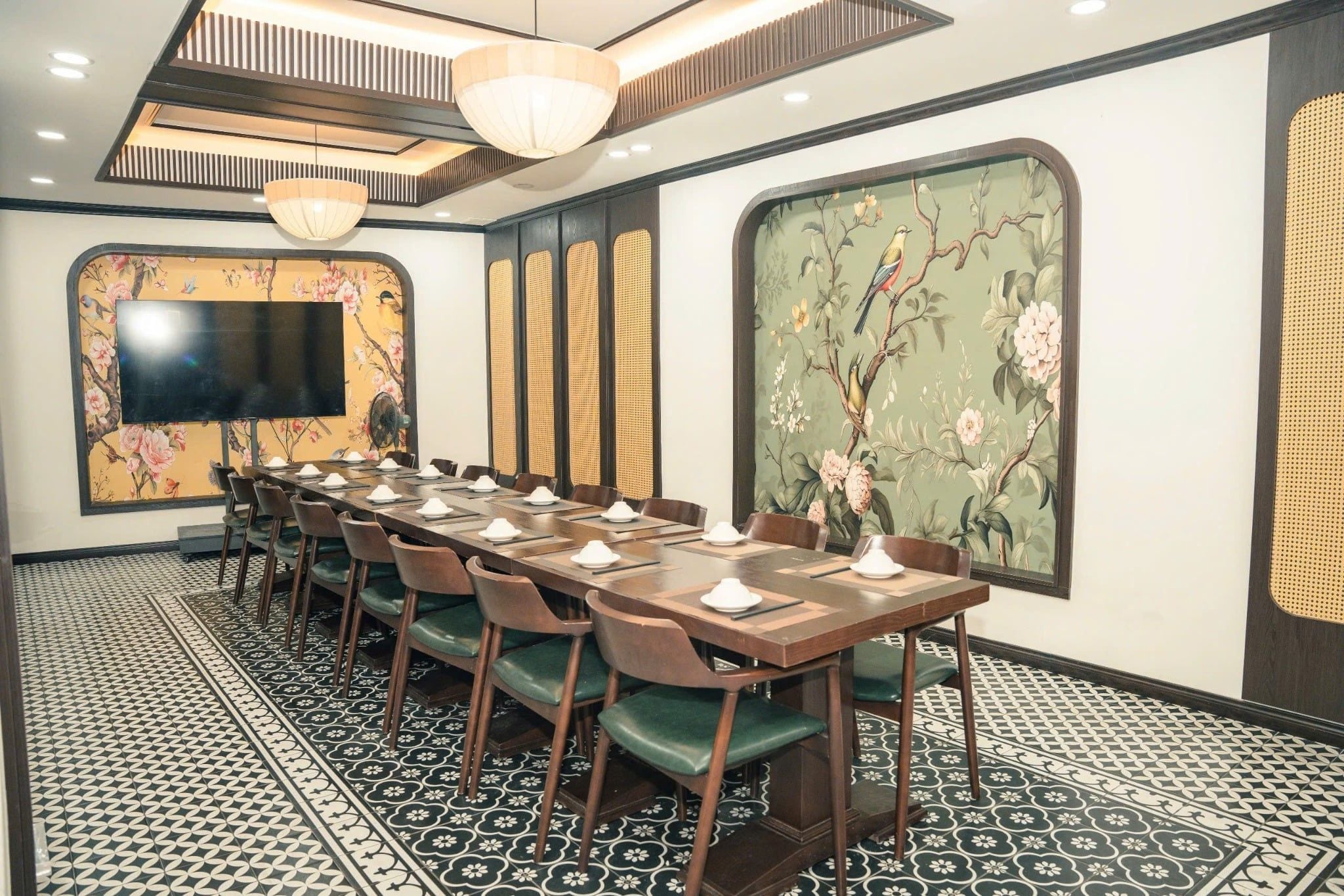 The Eight One - 81 Beer Garden - 118 - 120 Tân Sơn Nhì