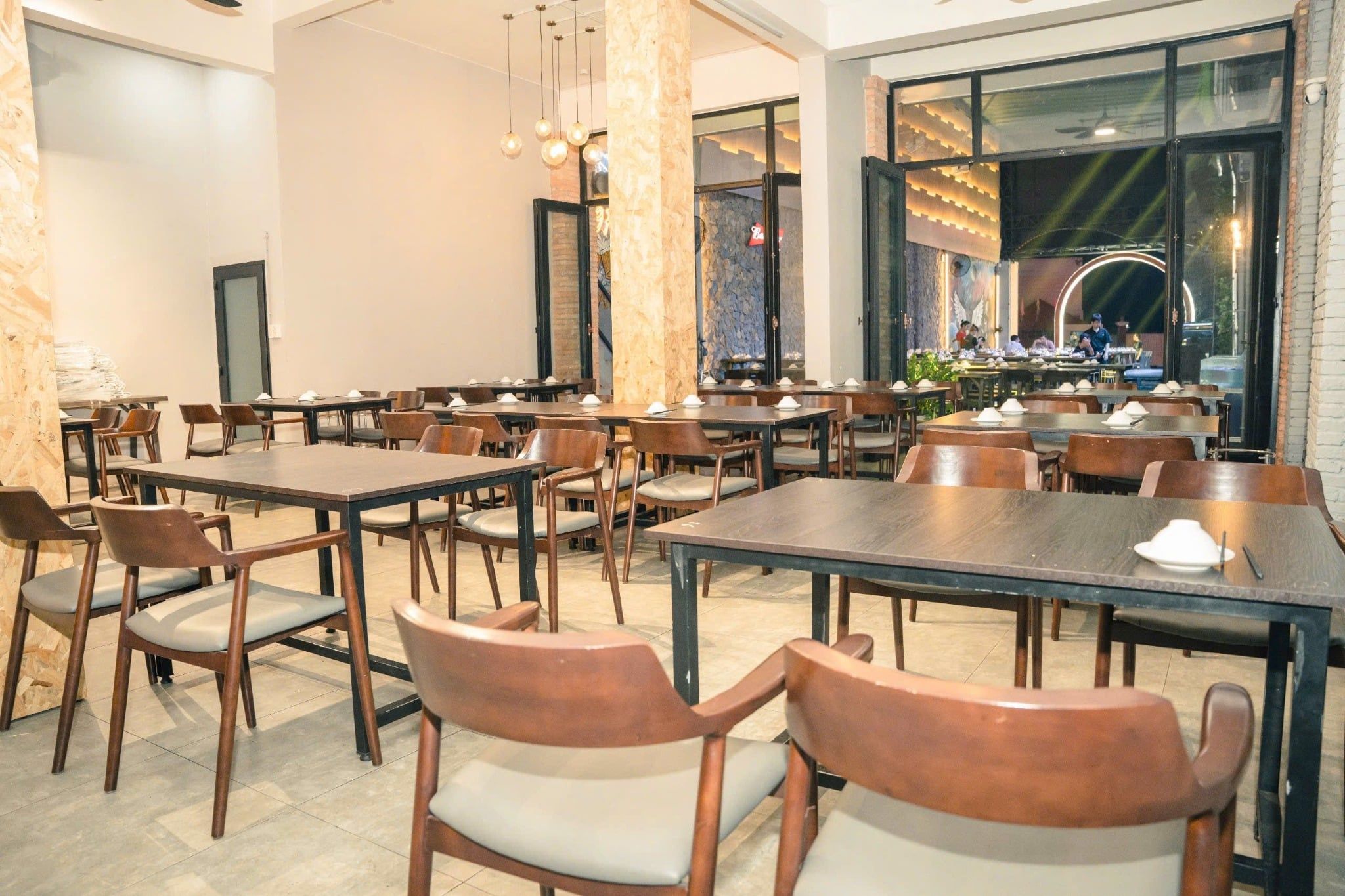 The Eight One - 81 Beer Garden - 118 - 120 Tân Sơn Nhì