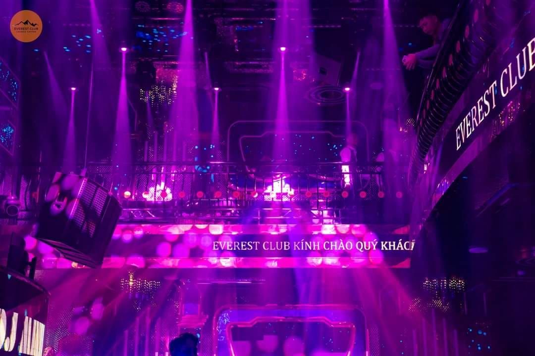 Everest Club - Khu 7 Phong Cốc