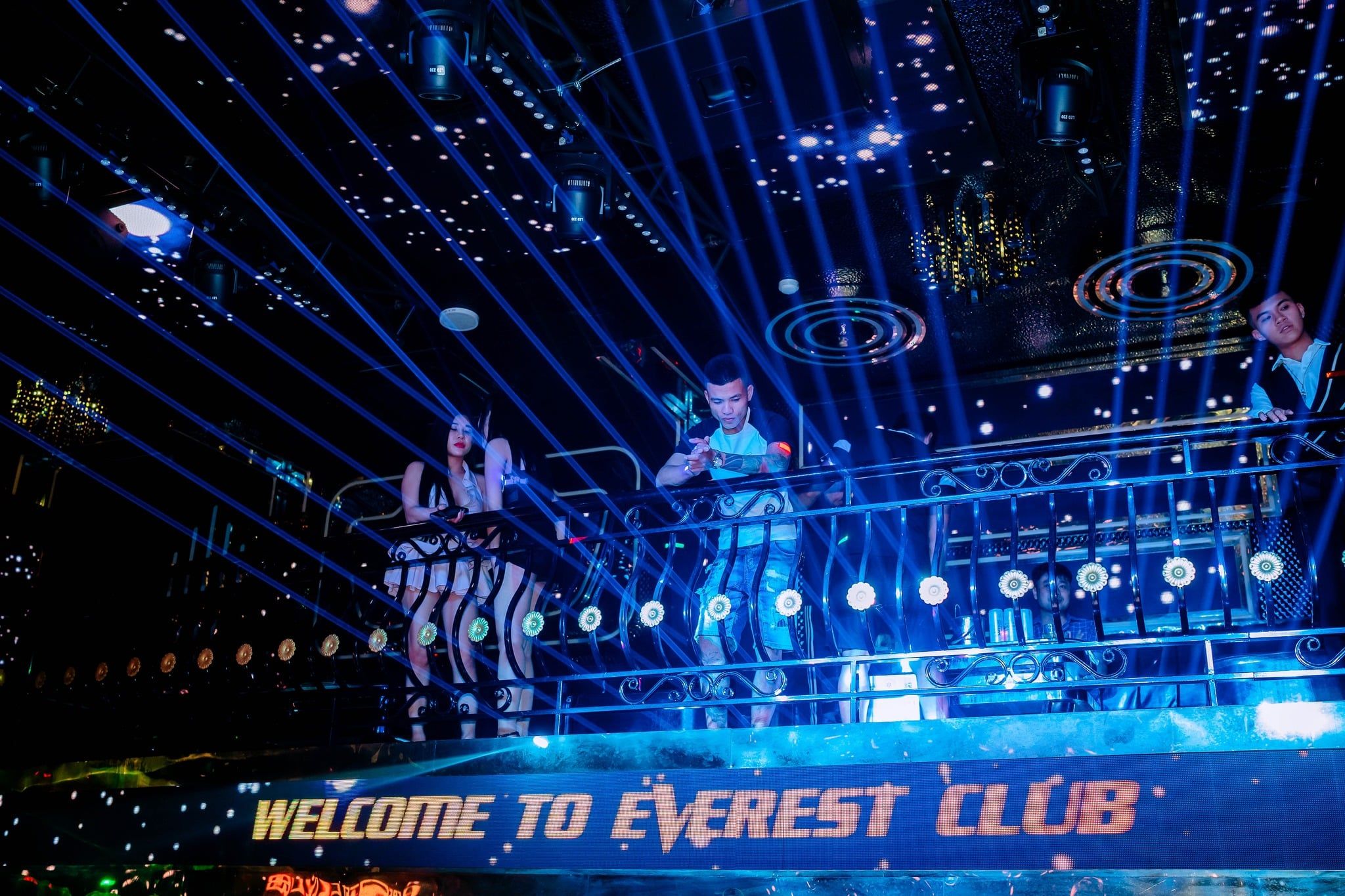 Everest Club - Khu 7 Phong Cốc
