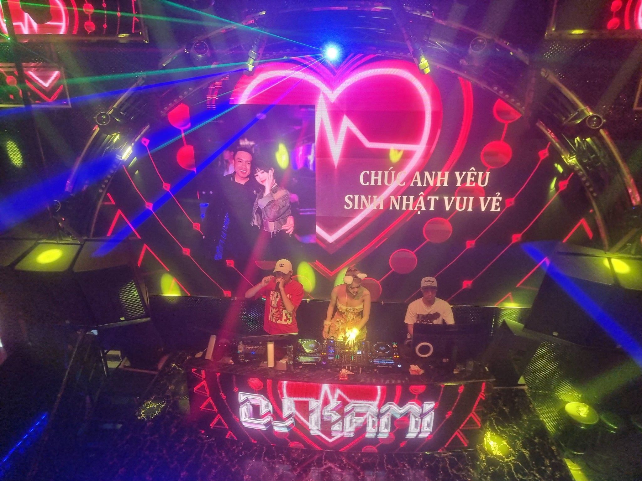 Everest Club - Khu 7 Phong Cốc