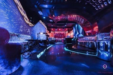 Royal Lounge - 1 Nam Đồng