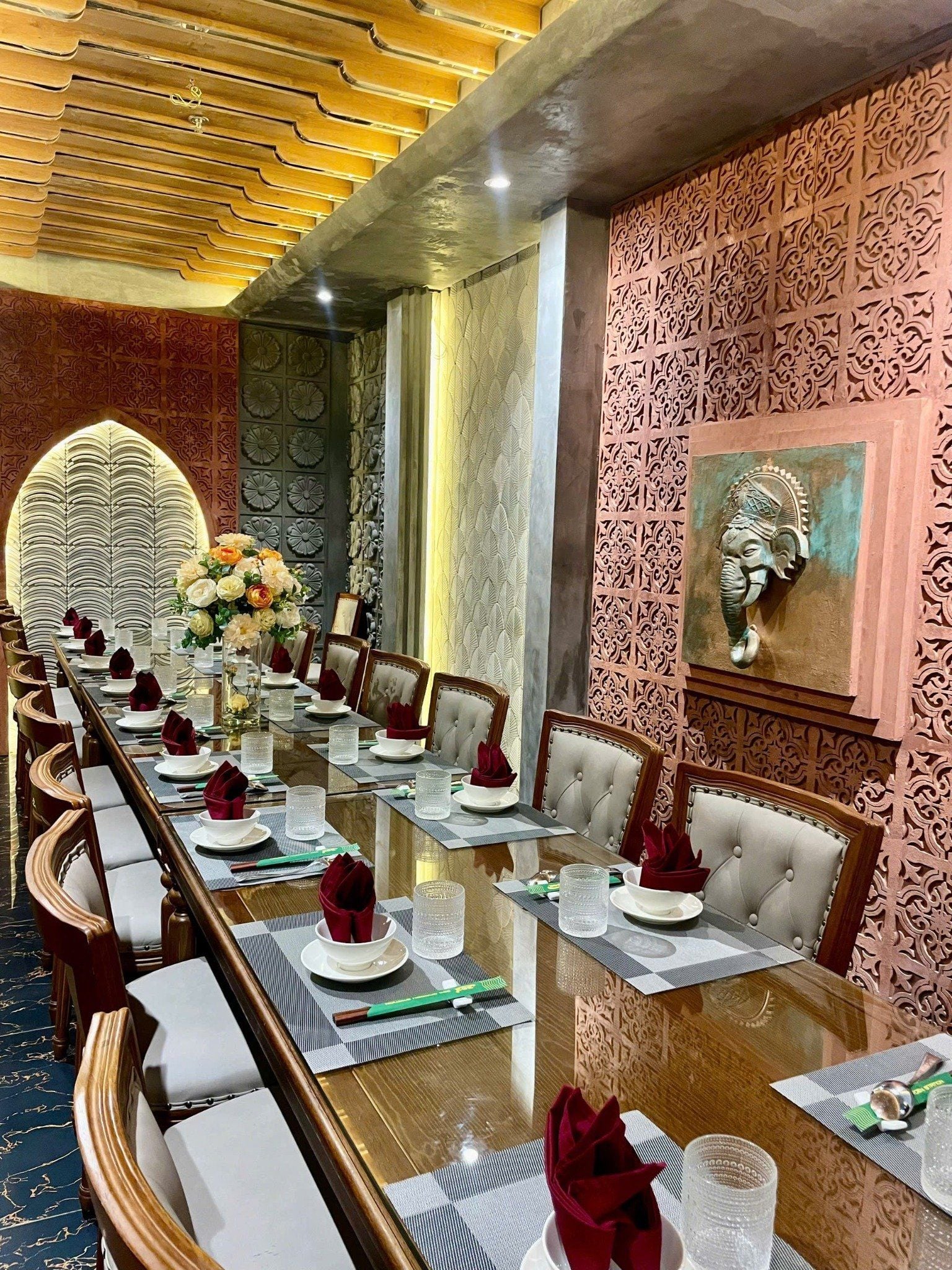 Hầm Rượu 303 - 303 Phạm Văn Đồng