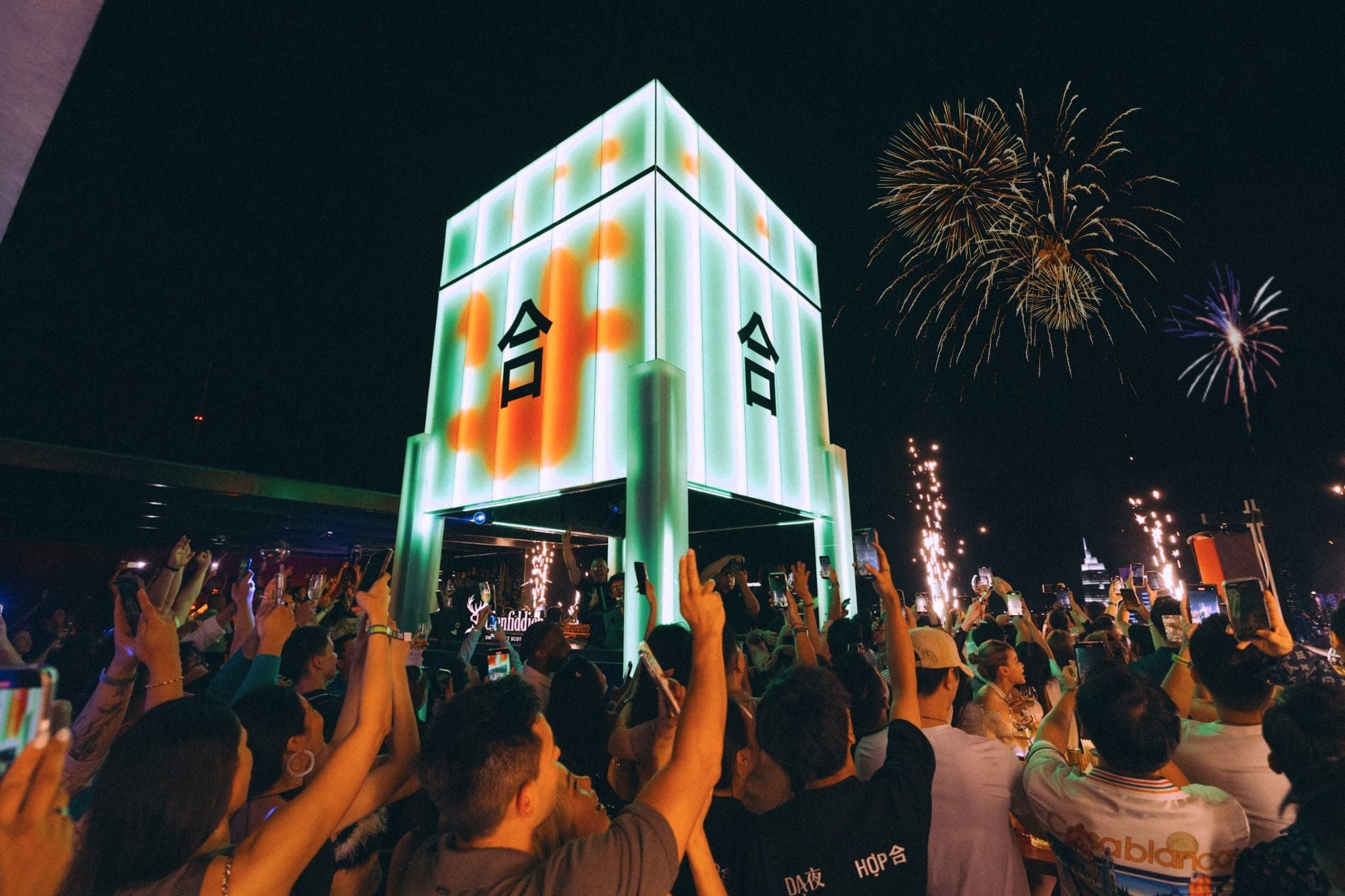 Hợp Sky Bar - 72 - 74 Nguyễn Thị Minh Khai