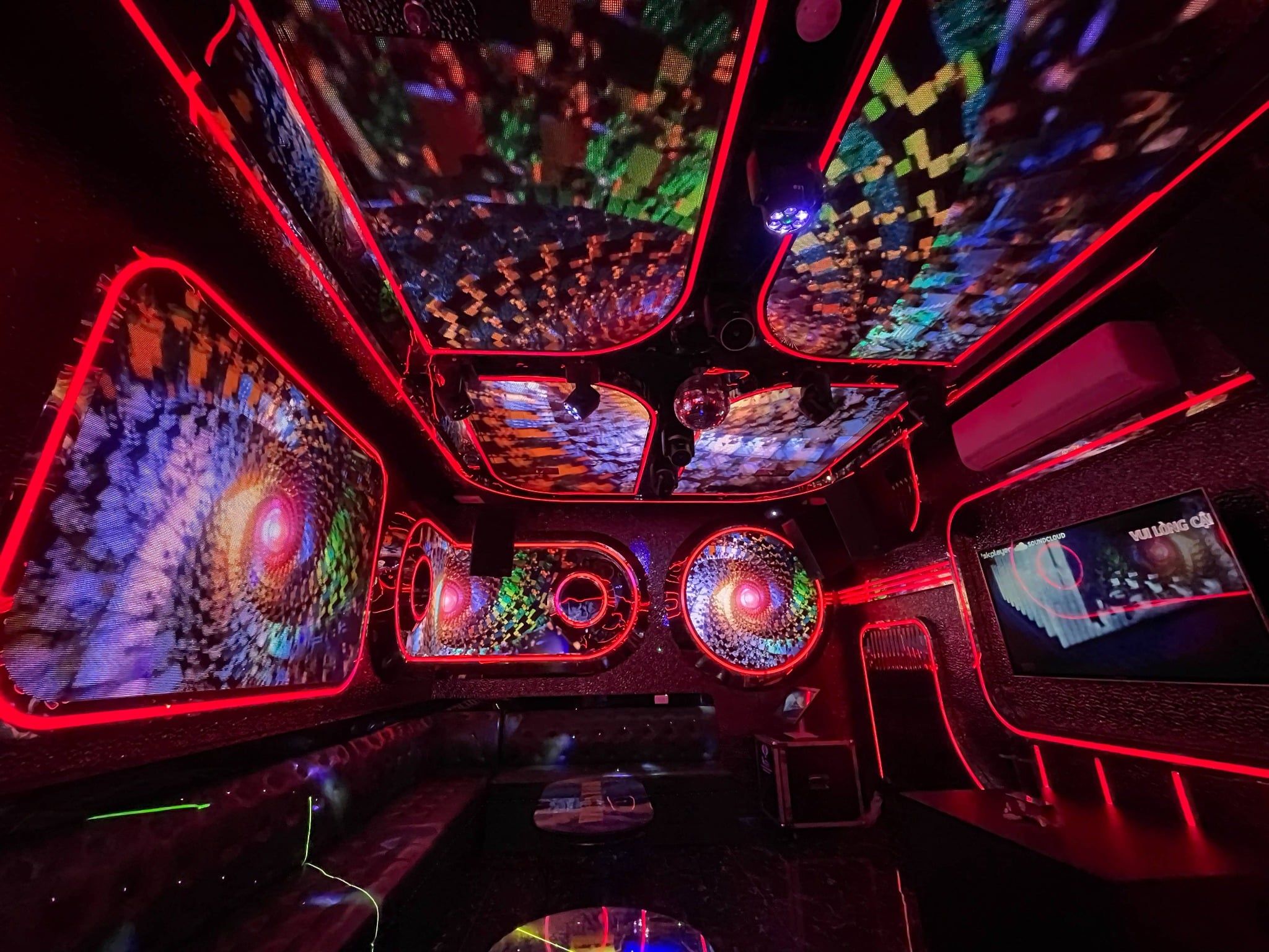 Karaoke Hoàng Gia - 1102 Đồi Cột 2