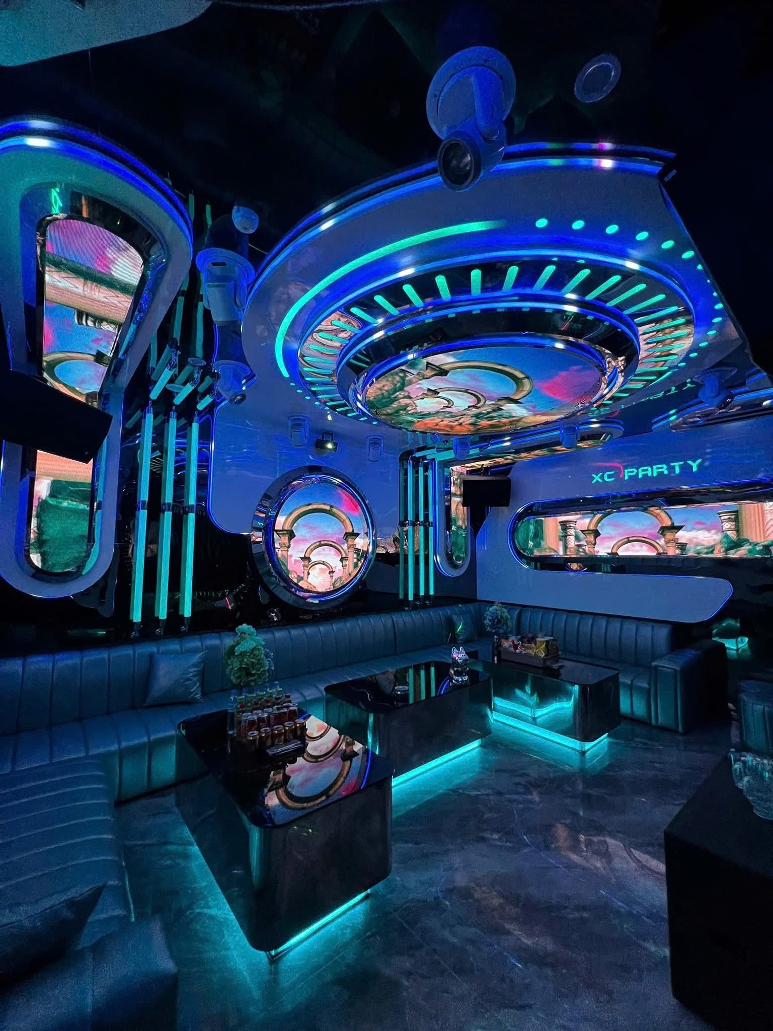 Karaoke Shanghai KTV - 175 - 181 Đường số 9A