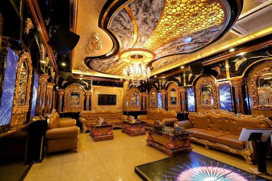 Karaoke Hoàng Gia - 151 Cách Mạng Tháng 8