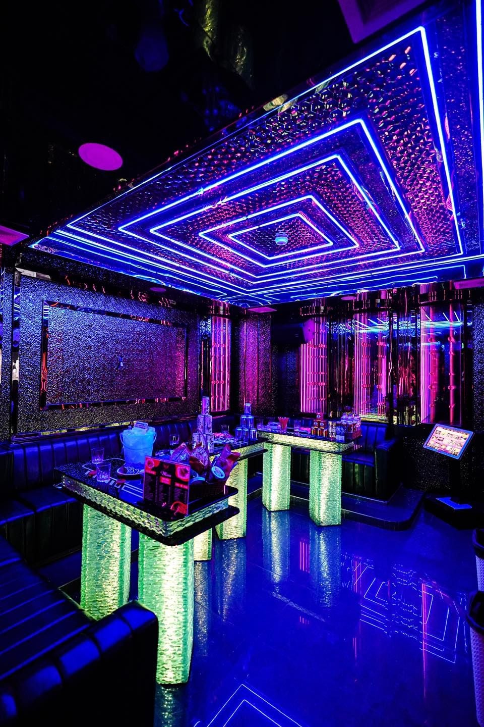 Karaoke Monaco - 197 - 199 CN11 Lê Trọng Tấn