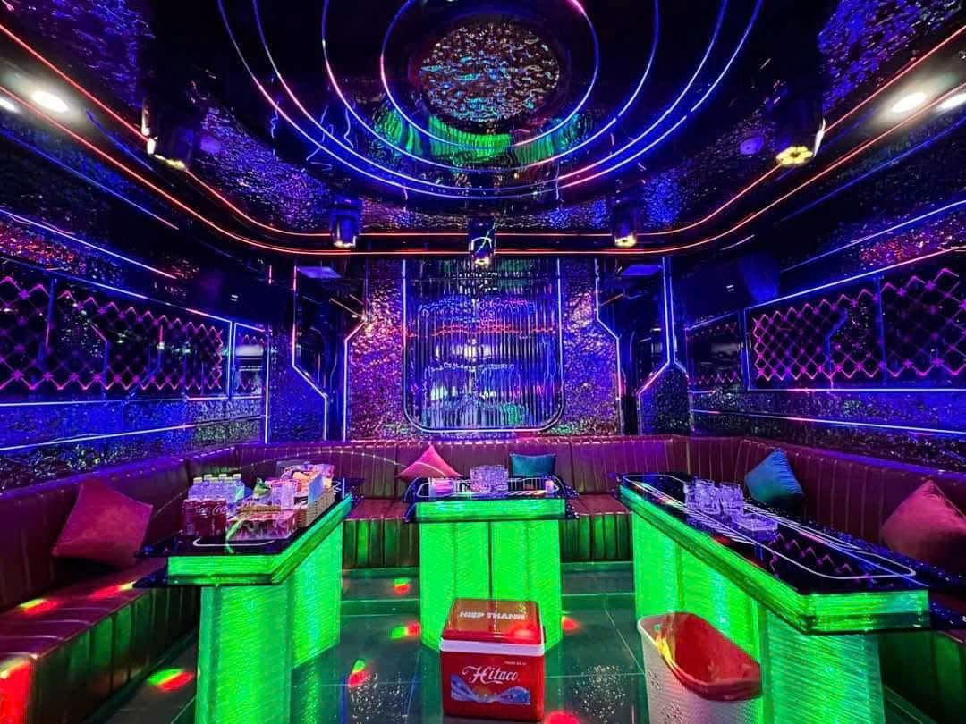 Karaoke Monaco - 197 - 199 CN11 Lê Trọng Tấn