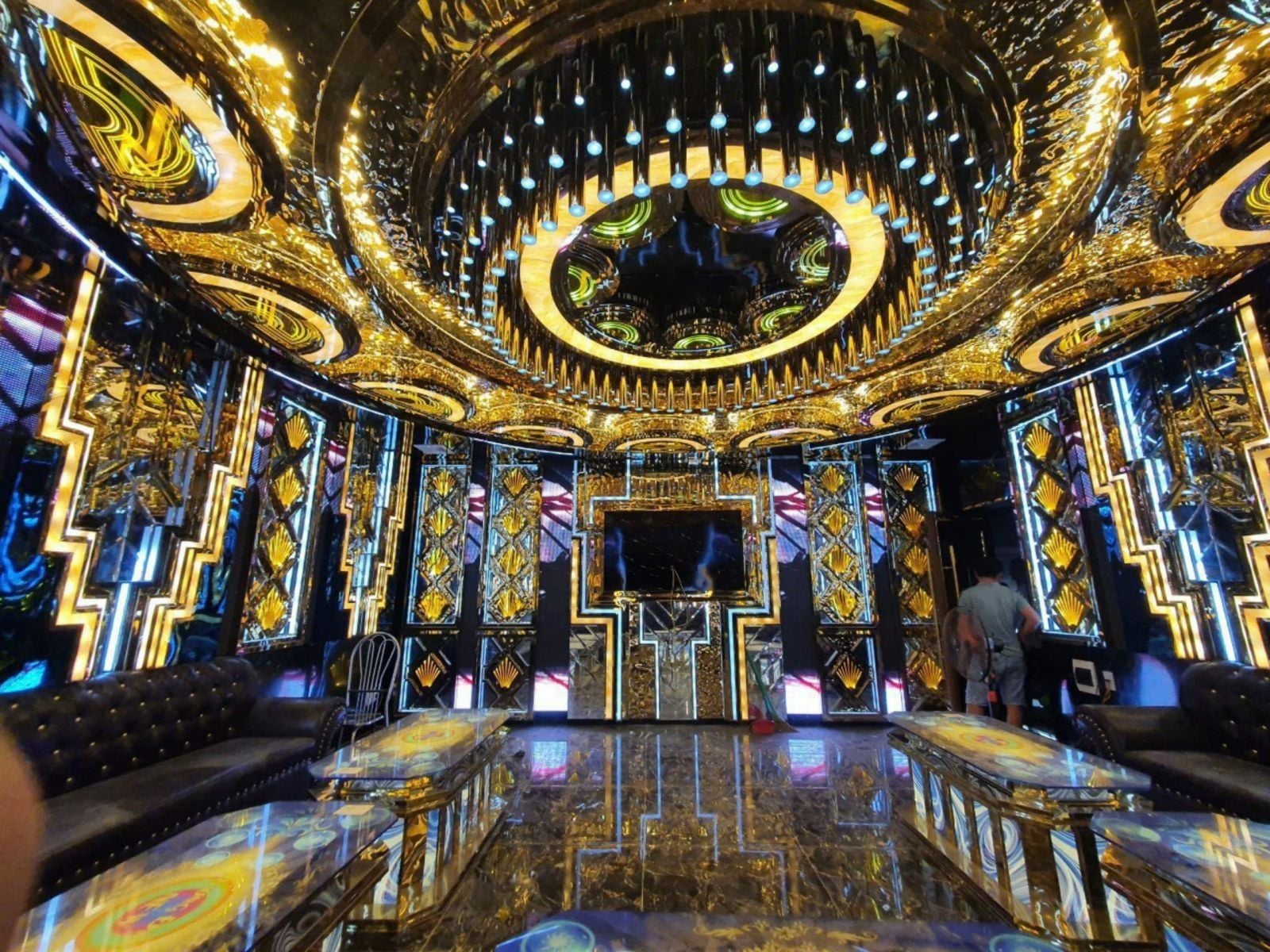 Karaoke KTV W - 96 Bùi Bằng Đoàn